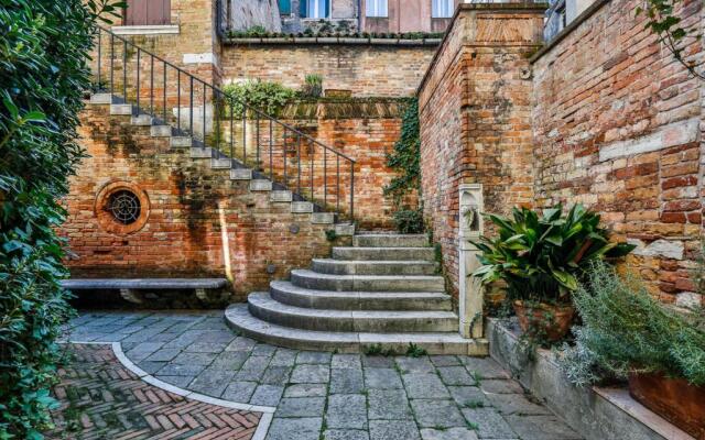 Ca' Dell'Abate Terrace