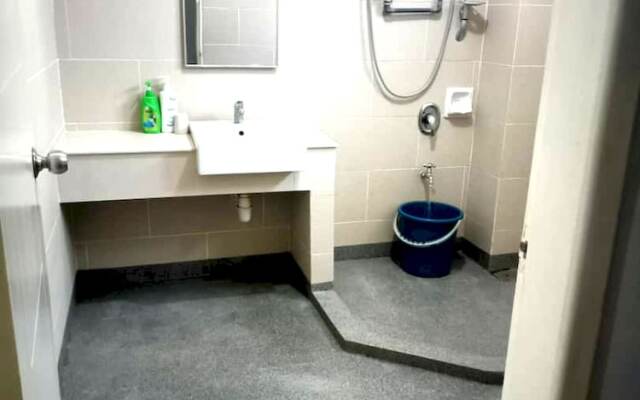 OYO HOME 90769 Flo Inn Homestay Bsi