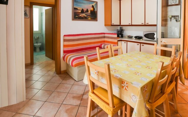Traditional Holiday Home in Torre Dell'orso With Patio