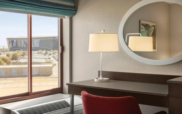 Hampton Inn Tropicana