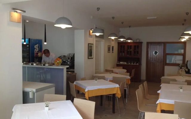Apartment and Rooms Pansion Duba