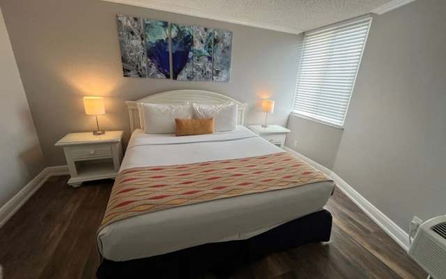 Pelican Pointe Clearwater Beach Hotel