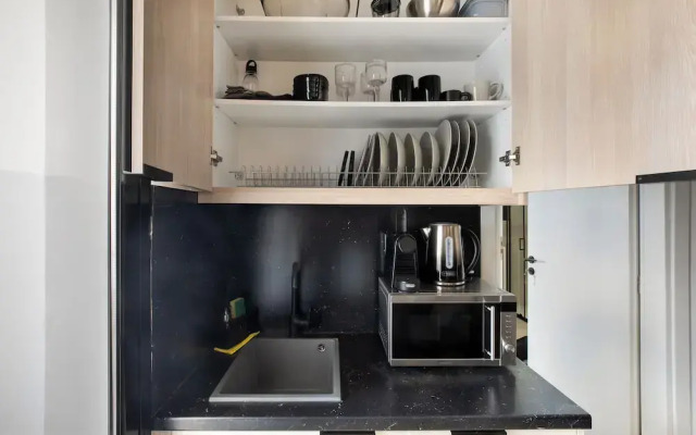 Sway - Chic 1-BR Apt & Balcony in Athens