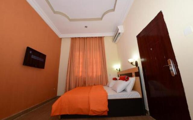 Momak Hotels and Suites