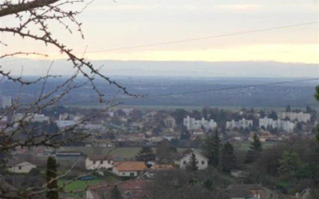 House With 4 Bedrooms in Charnay-lès-mâcon, With Wonderful Mountain Vi