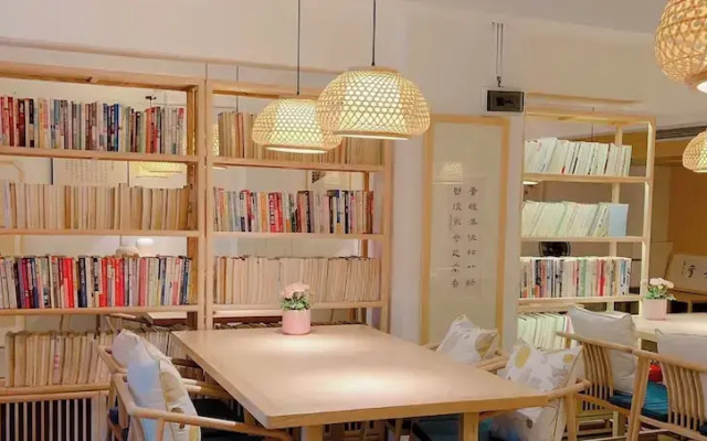 Jinju Art  Hotel