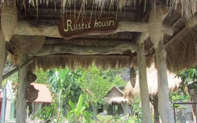 Rustic Houses Tam Coc