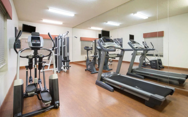 Comfort Inn & Suites Tempe Phoenix Sky Harbor Airport