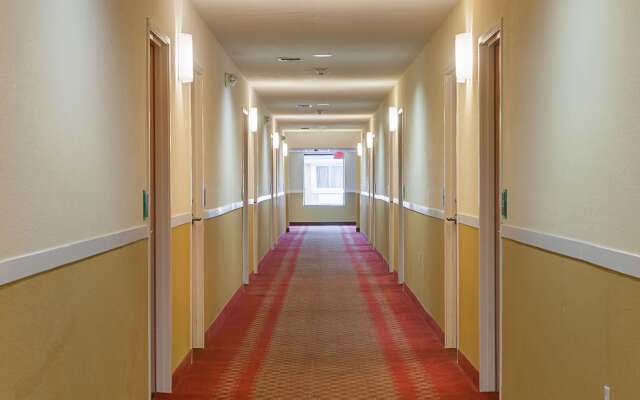 Motel 6 New Orleans, LA - Near Downtown