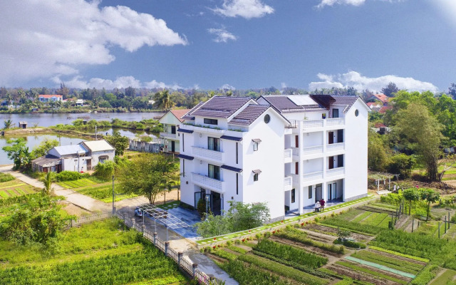 Cilantro Villa
