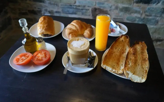 Pensión San Antón - Hostel