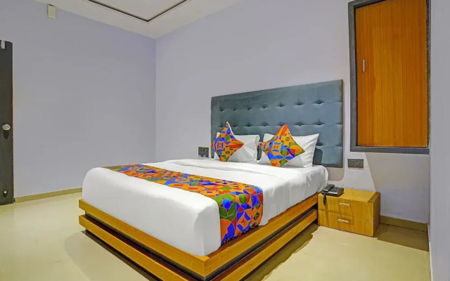 Fabhotel Nidhivan Palace