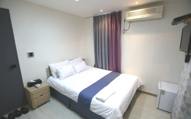 Must Stay Hotel Myeongdong