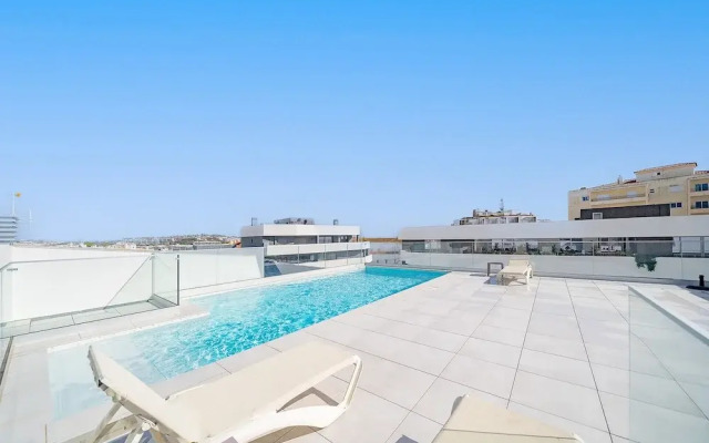 Lagos Modern 2 With Pool by Homing