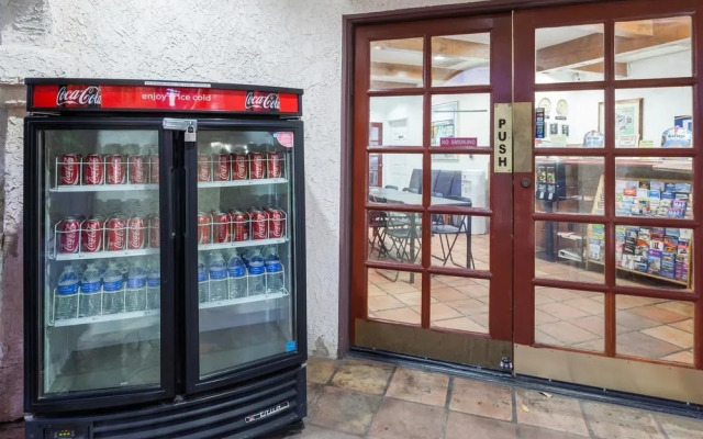 Days Inn Castaic Six Flags Magic Mountain