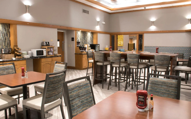 Greenstay Hotel & Suites