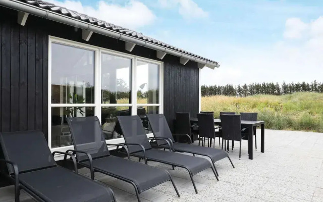 10 Person Holiday Home in Lokken-by Traum