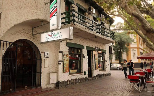 Alma Mendoza Hotel