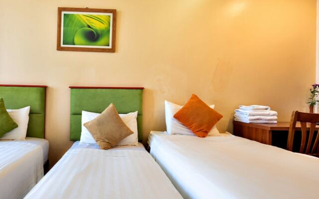 HANZ LakeView Hotel Hanoi
