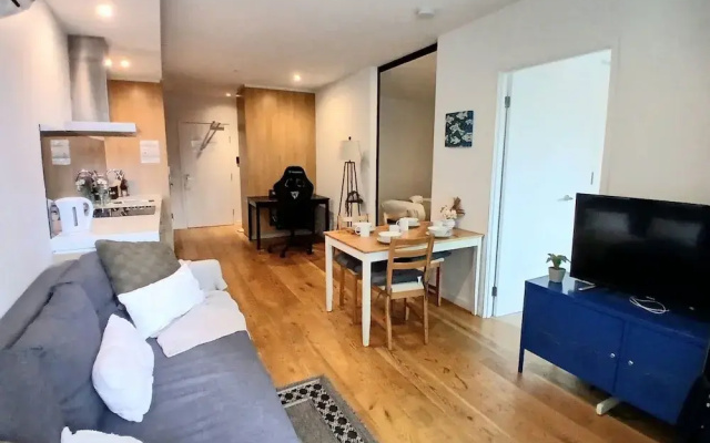 ReadySet Apartment at Midtown