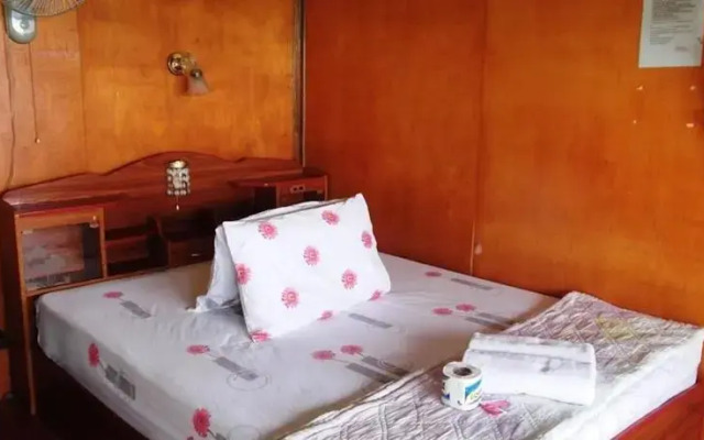 Queen Resort