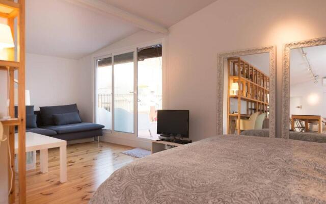 Stylish Studio with Fantastic Terrace, Old Town