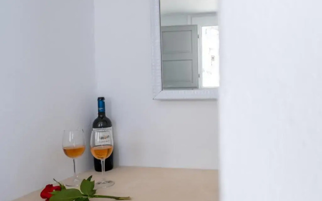 Anemos Cave Suites