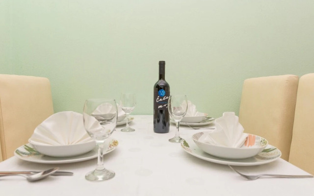 Goran - in the Center of the City - A3-zeleni