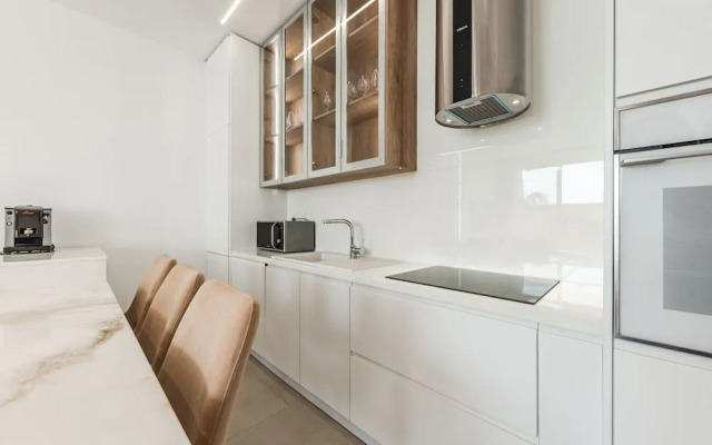 Seaside Retreat Green Coast