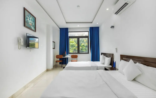 Saluton Hotel