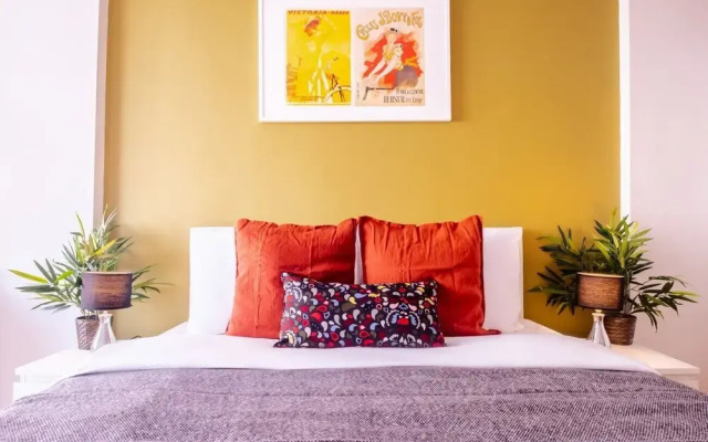 Chic Flat With Balcony Near Moda Shore