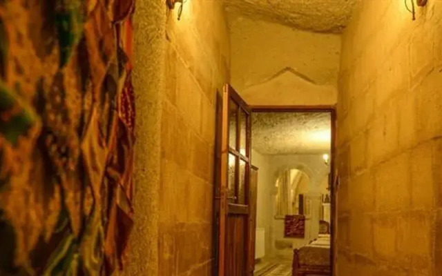 Elysee Cave House