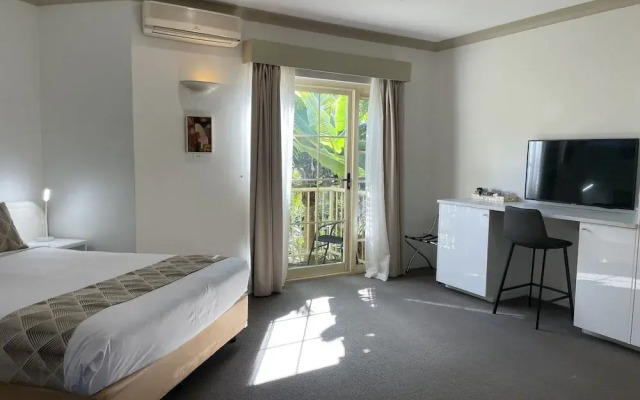Oasis Inn Ulladulla - Guest 18 Years and Older