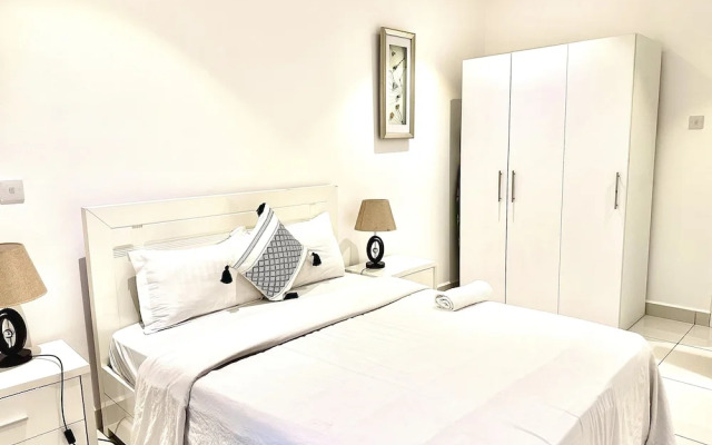Embassy Gardens Apartment