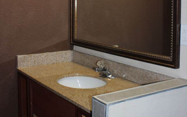 Travel Inn By OYO Omaha