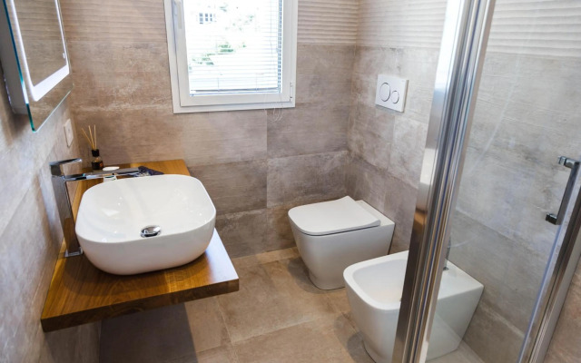 Calabona's promenade apartment