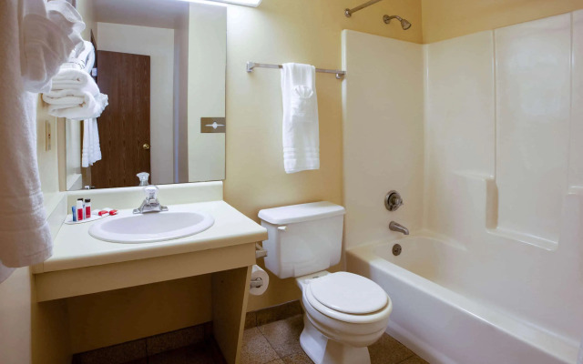 Super 8 by Wyndham Sandusky