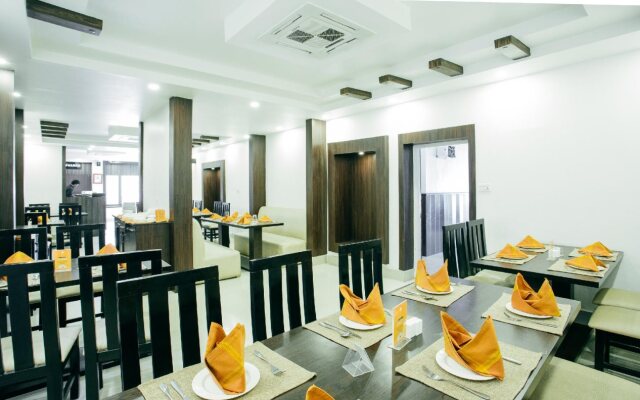 Gangaur Regency Boutique Hotel By OYO