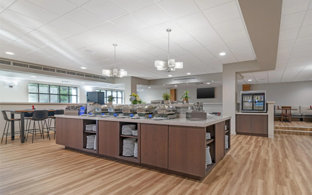 Best Western Royal Plaza Hotel & Trade Center