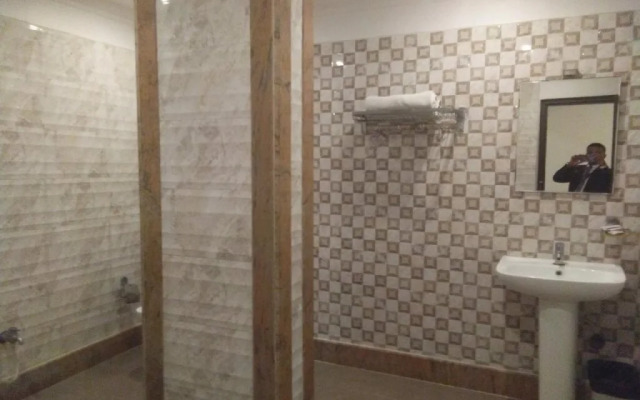 Srinidhi Grand Inn