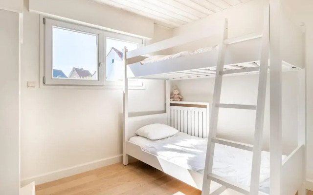 Villa Laury Luxurious in a Quiet Location