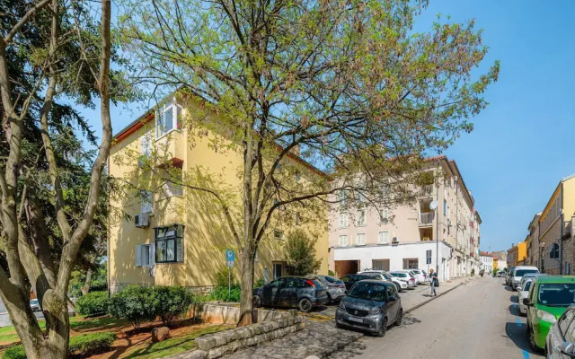 Pretty Apartment Near Golf Course
