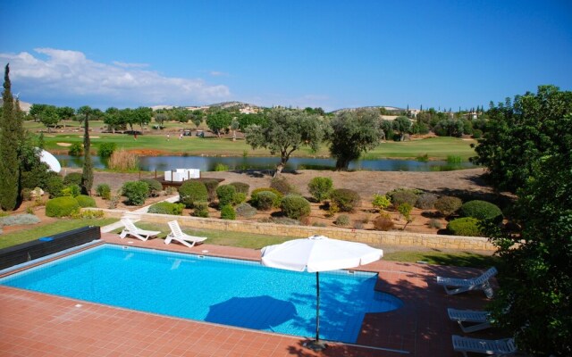Villa 32 - Limni