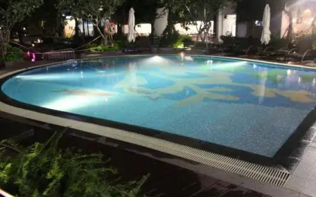 Landmark 81 B&C Free Gym, Pool