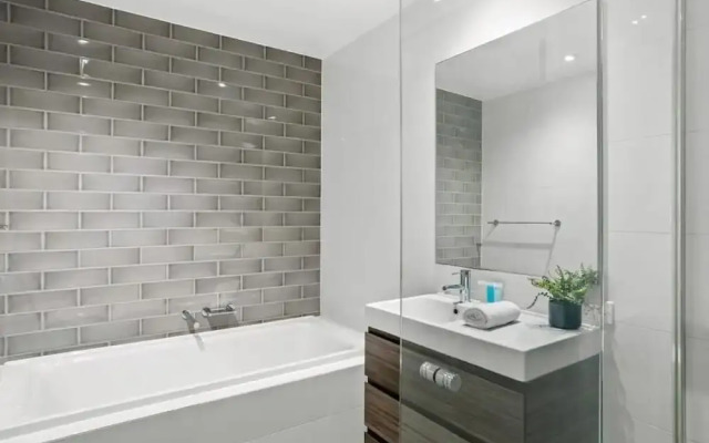 Modern 2-storey Apartment - Q Stay