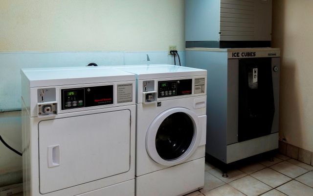 Red Roof Inn PLUS+ San Antonio Downtown - Riverwalk