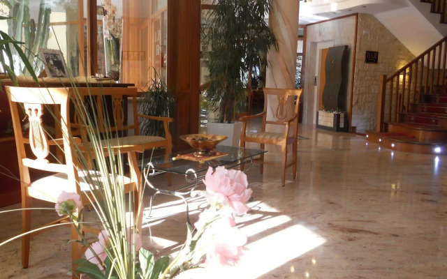Lola Piccolo Hotel