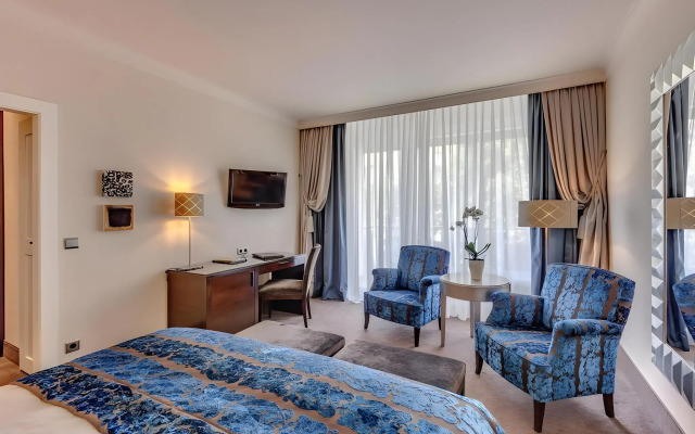 Bernstein Villa Kastania