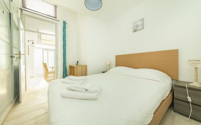 A46 - Oliveira Downtown Apartment