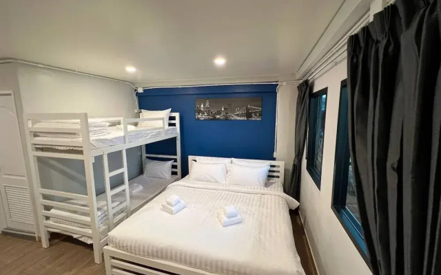 Pratunam Family House 2